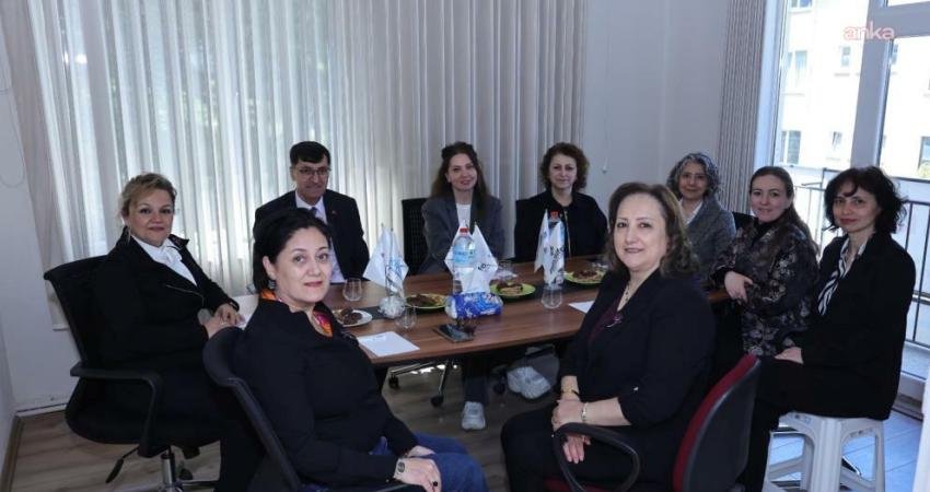 Kütahya Belediye Başkanı Eyüp Kahveci, Kütahya İş Kadınları Derneği (KİKDER)