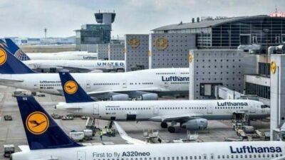 Lufthansa pilotları, pazartesi ve salı günü greve gidiyor Alman hava yolu şirketi Lufthansa’da pilotlar, pazartesi ve salı günü
