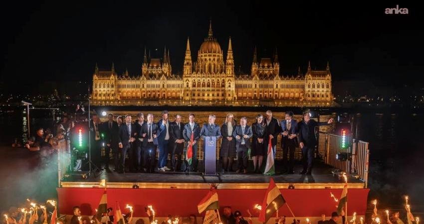 Macaristan seçimlerini kazanan Magyar: “12 Nisan’da Macar halkı, tarih yazdı… Bu süreç, uzun bir yürüyüş ve Macaristan’ın uyanışı” Macaristan'da seçimleri kazanan Peter Magyar, seçimlerin ardından "Macar halkının tarih