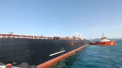 Çanakkale Boğazı'nda makine arızası nedeniyle ham petrol yüklü bir tankere