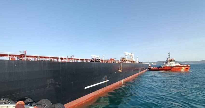 Çanakkale Boğazı'nda makine arızası nedeniyle ham petrol yüklü bir tankere