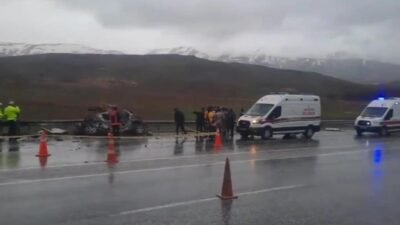 Malatya’nın Doğanşehir ilçesine bağlı Erkenek Mahallesi mevkiinde meydana gelen trafik