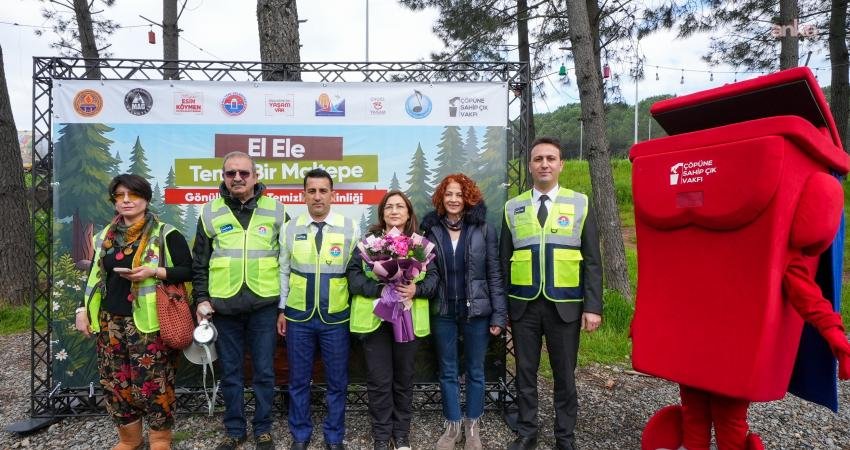 Maltepe’de, belediye-gönüllü iş birliğiyle ormanlık alan çöplerden arındırıldı Maltepe Belediyesi tarafından “El ele temiz bir Maltepe” sloganıyla düzenlenen