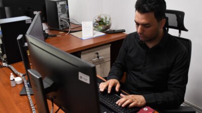 Mamak Belediyesi, Bilgi İşlem Müdürlüğü personellerinin çalışmalarıyla geliştirilen erişilebilirlik menüsünü