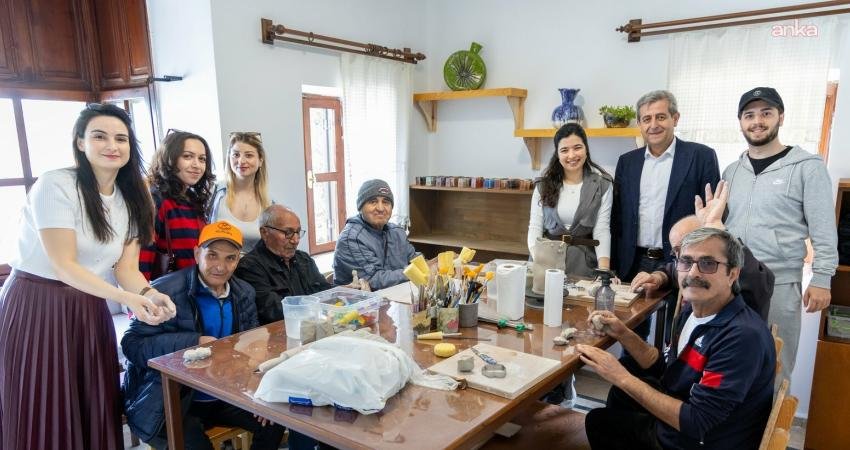 Manavgat Belediyesi’nden Dünya Sanat Günü’ne özel etkinlik Manavgat Belediyesi, Dünya Sanat Günü dolayısıyla düzenlediği etkinlikte huzurevi sakinlerini
