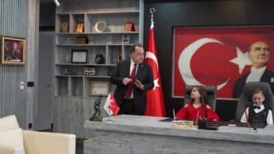 Manisa’da 23 Nisan Ulusal Egemenlik ve Çocuk Bayramı, başkanlık koltuğunun