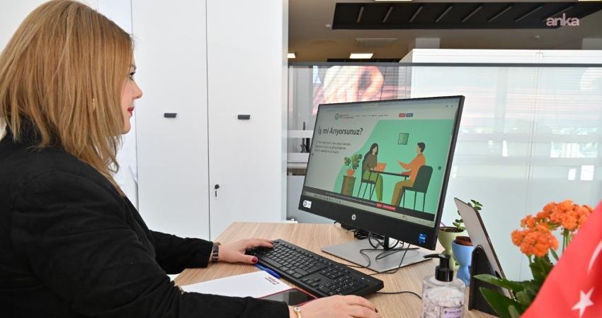 Manisa’da istihdamı güçlendirecek yeni portal hizmete girdi Manisa Büyükşehir Belediyesi, iş arayan vatandaşlar ile işverenleri tek bir