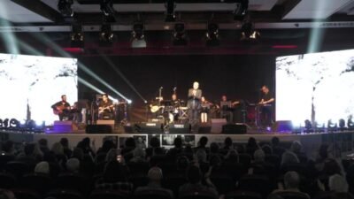 Manisa Büyükşehir Belediyesi tarafından düzenlenen “Ustalara Saygı” konseri, sanatseverlerin yoğun