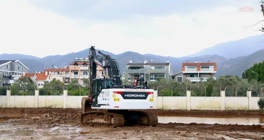 Marmaris Belediyesi, Siteler Mahallesi’nde başlattığı projeyle semt spor sahası, açık