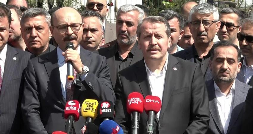 Memur-Sen Genel Başkanı Ali Yalçın, Kahramanmaraş'ta Ayser Çalık Ortaokulu'nun önünde