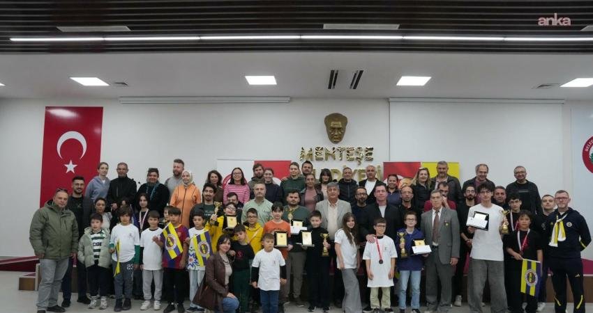 Menteşe Belediyesi ve Muğla Fenerbahçeliler Derneği iş birliğiyle 23 Nisan