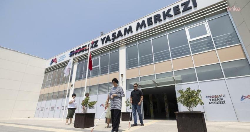 Mersin Büyükşehir Belediyesi’nden engelsiz vizyon: 29 bin özel gereksinimli bireye kesintisiz hizmet veriliyor Mersin Büyükşehir Belediyesi Sağlık İşleri Dairesi Başkanlığı, veri tabanına kayıtlı