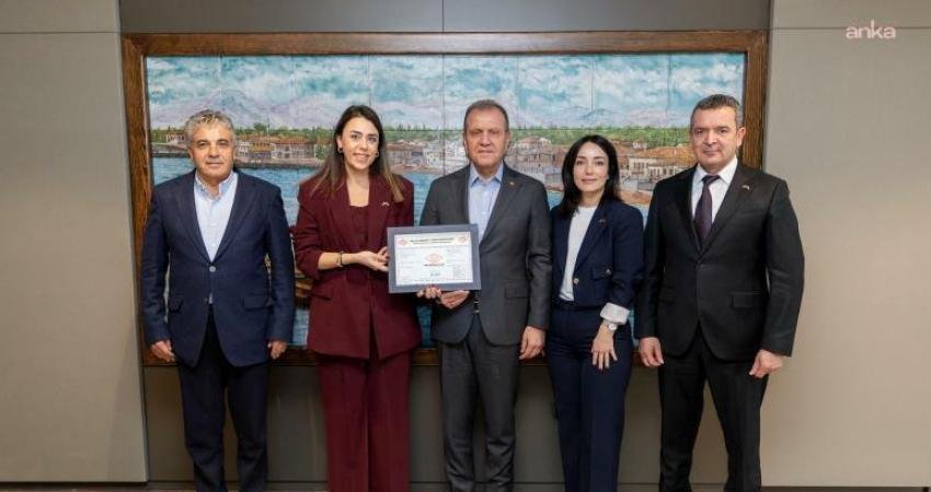 Mersin Büyükşehir Belediyesi, tescilli yönetim sistemleriyle hizmetlerini sürdürüyor. Büyükşehir, Kalite