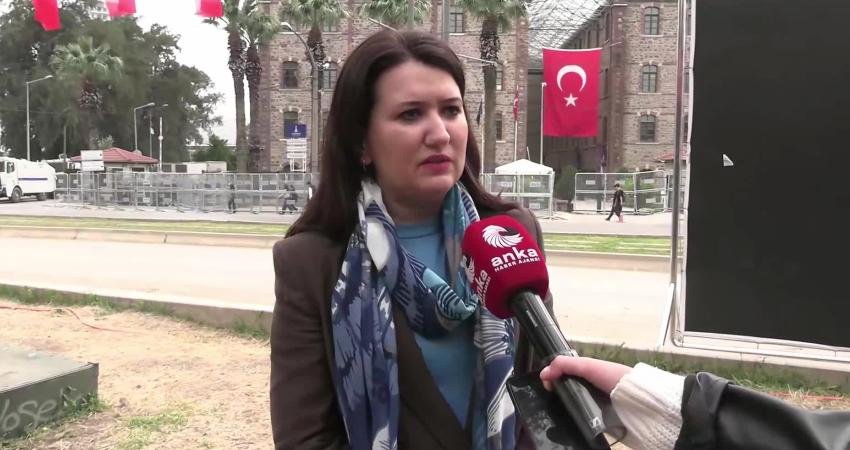 İzmir Büyükşehir Belediyesi'nin Meslek Fabrikası binasının tahliye girişimine karşı başlattığı