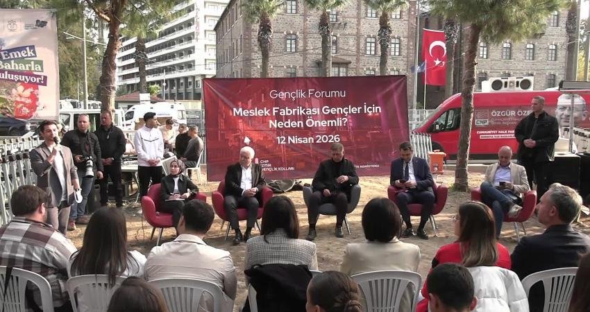 İzmir Büyükşehir Belediye Başkanı Cemil Tugay’ın başlattığı Meslek Fabrikası'ndaki nöbetin