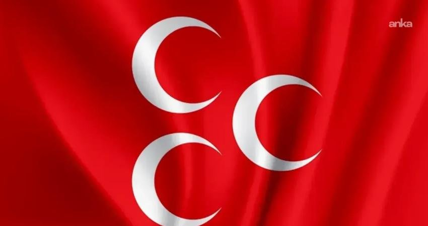 MHP, Eskişehir İl Teşkilatı’nı feshetti MHP Genel Başkan Yardımcısı Semih Yalçın, MHP Eskişehir İl Teşkilatı'nın