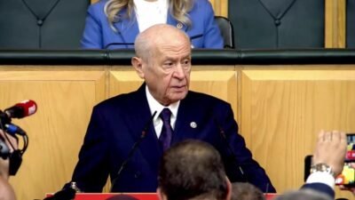 Bahçeli: “Terörsüz Türkiye, yeniden şenlenen köylerdir, işini büyükşehirde aramayan gençlerdir, aşını anasının kazanında kaynatan kadınlarımızdır” MHP Genel Başkanı Devlet Bahçeli, "Doğu Anadolu’nun, Güneydoğu Anadolu’nun, sınır
