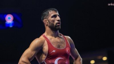 Milli güreşçi Murat Fırat, Arnavutluk'un başkenti Tiran'da devam eden Avrupa Güreş