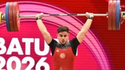 Gürcistan'ın Batum kentinde devam eden Avrupa Halter Şampiyonası'nın dördüncü gününde