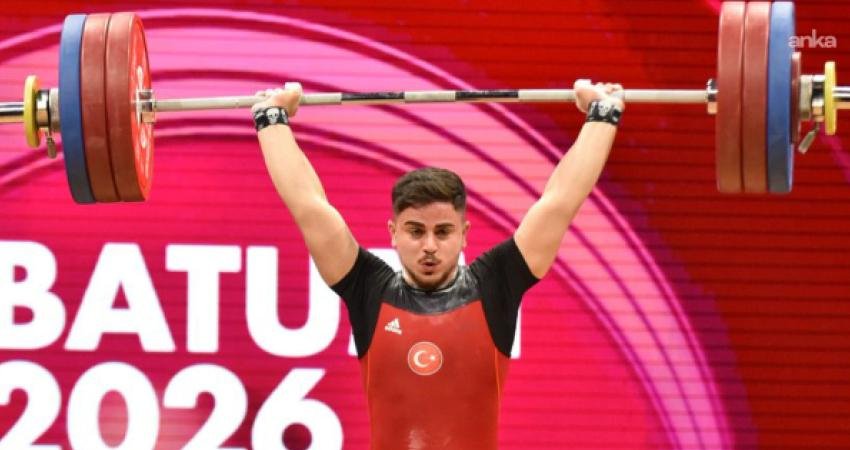 Gürcistan'ın Batum kentinde devam eden Avrupa Halter Şampiyonası'nın dördüncü gününde