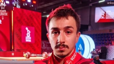 Gürcistan'ın başkenti Batum'da devam eden Avrupa Halter Şampiyonası'nın üçüncü gününde