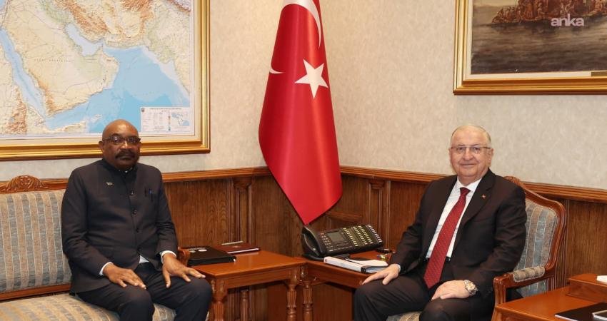 Milli Savunma Bakanı Yaşar Güler, Zambiya Savunma Bakanı Ambrose Lwiji