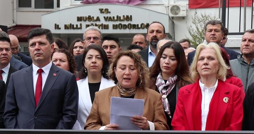 CHP Muğla İl Başkanlığı üyelerince, 23 Nisan Ulusal Egemenlik ve