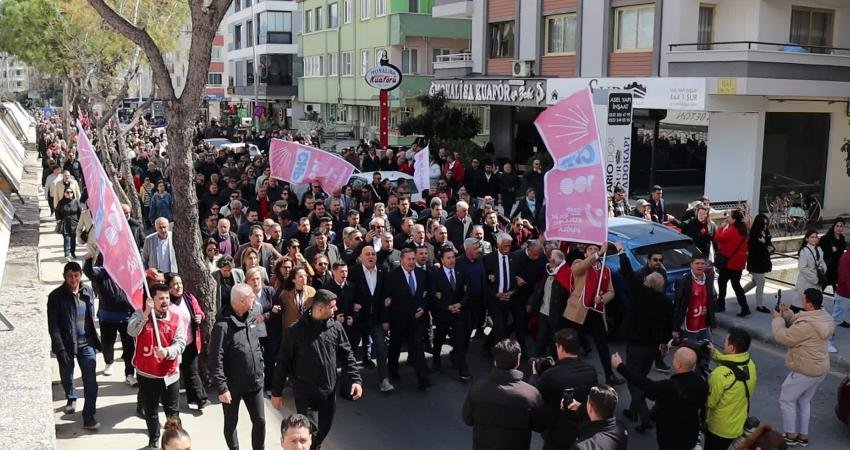 Muğla'da, İstanbul Büyükşehir Belediye Başkanı Ekrem İmamoğlu’nun gözaltına alınmasını protesto