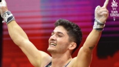 Gürcistan'ın başkenti Batum'da devam eden Avrupa Halter Şampiyonası'nın ikinci gününde