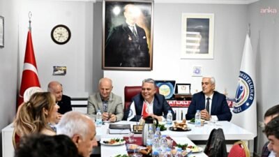 Muratpaşa Belediye Başkanı Ümit Uysal, Korkuteli Derneği tarafından düzenlenen kahvaltı