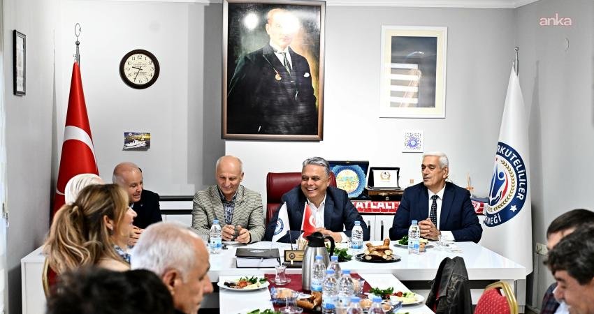 Muratpaşa Belediye Başkanı Ümit Uysal, Korkuteli Derneği tarafından düzenlenen kahvaltı