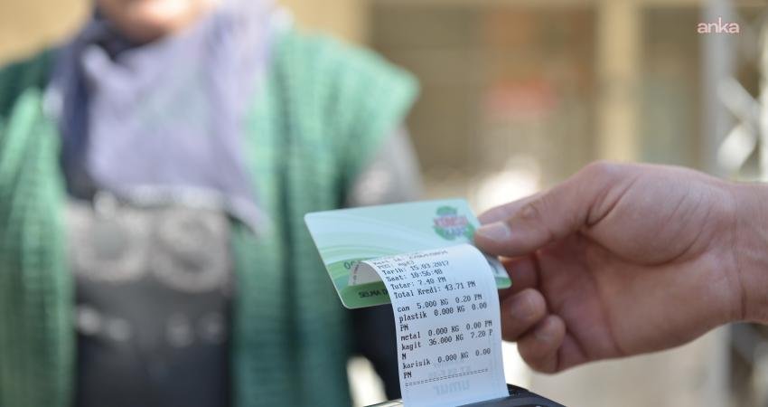 Muratpaşa Belediyesi’nin sıfır atık projesi “Çevreci Komşu Kart” 10’uncu yılını geride bıraktı Muratpaşa Belediyesi’nin 10’uncu yılını geride bırakan sıfır atık projesi “Çevreci