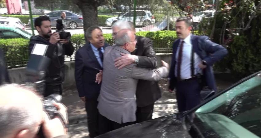 Müsavat Dervişoğlu’ndan fabrika ziyareti İYİ Parti Genel Başkanı Müsavat Dervişoğlu, Ankara-Sincan Organize Sanayi Bölgesi'nde