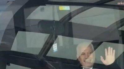 Bursa Büyükşehir Belediye Başkanı Mustafa Bozbey, tutuklandıktan sonra sosyal medya