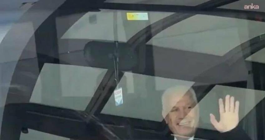 Mustafa Bozbey: “Bursa bunu hak etmedi” Bursa Büyükşehir Belediye Başkanı Mustafa Bozbey, tutuklandıktan sonra sosyal medya