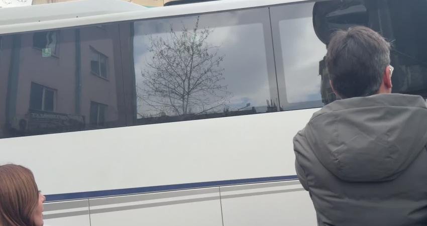 Sağlık kontrolleri tamamlanan Bursa Büyükşehir Belediye Başkanı Mustafa Bozbey, eşi,