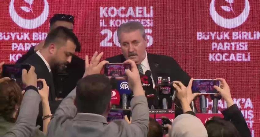 Büyük Birlik Partisi Genel Başkanı Mustafa Destici, akran zorbalığı ve