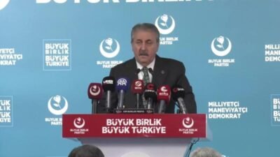 BBP Genel Başkanı Mustafa Destici, "Milletimizin birliğini öne almalıyız. Milletimizin