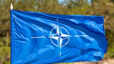 NATO'nun sosyal medya hesabından yapılan paylaşımda, "Korku yerde kalır, cesaret