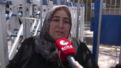 Nevşehirli vatandaştan seçim çağrısı: Artık bu iktidarı istemiyoruz, yeter ki gitsin. En kısa zamanda seçim istiyoruz CHP'nin Nevşehir’de düzenlediği "Millet İradesine Sahip Çıkıyor" mitingine katılan bir