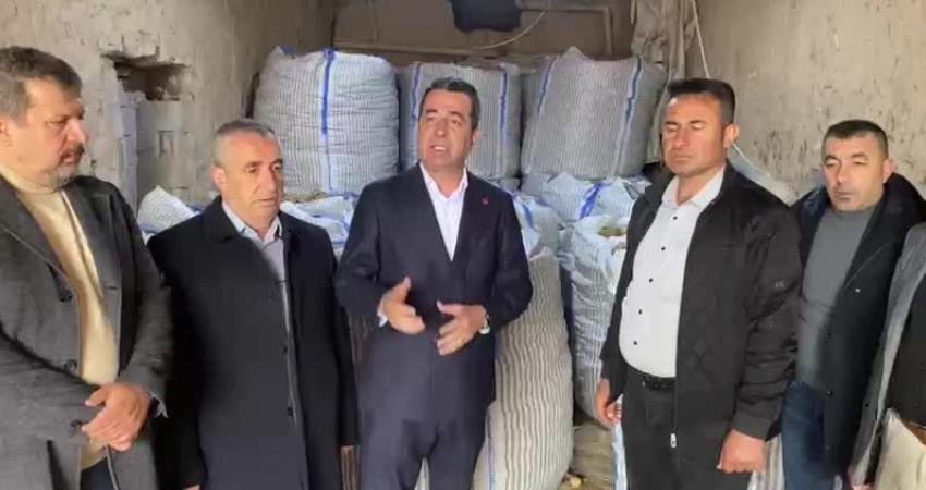 CHP Parti Meclisi (PM) Üyesi Erhan Adem, Niğde Alay'da patates