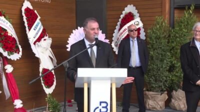 İBB Başkanvekili Nuri Aslan, Yolu Trabzon’dan Geçen Sanatçılar Sergi açılışında,