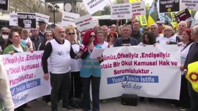 Öğrenci Veli Derneği tarafından Milli Eğitim Bakanlığı önünde yapılan açıklamada,