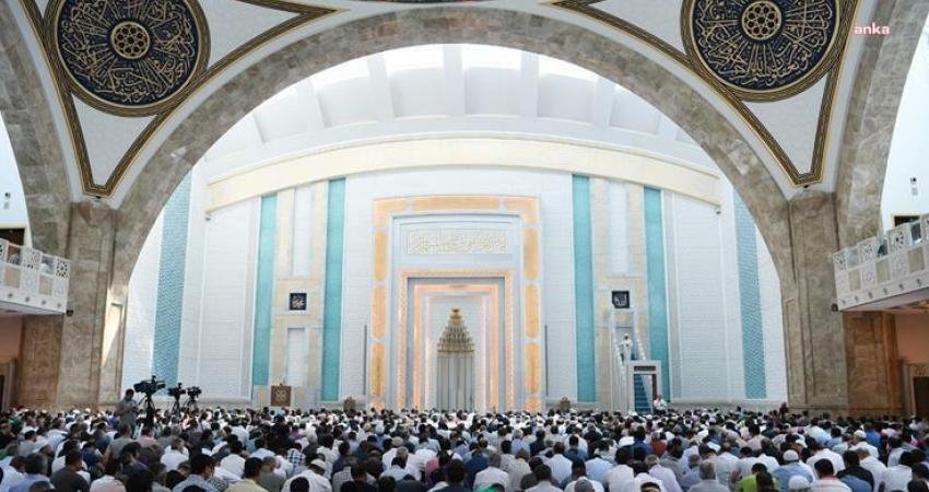 Diyanet İşleri Başkanlığı, bütüm camilerde okutulacak olan cuma hutbesinde, öğretmen ve