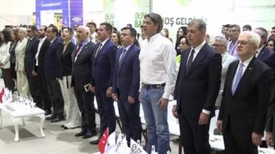 İzmir Büyükşehir Belediye Başkanı Cemil Tugay, Türkiye’nin üretimini markalaştıramadığını ve