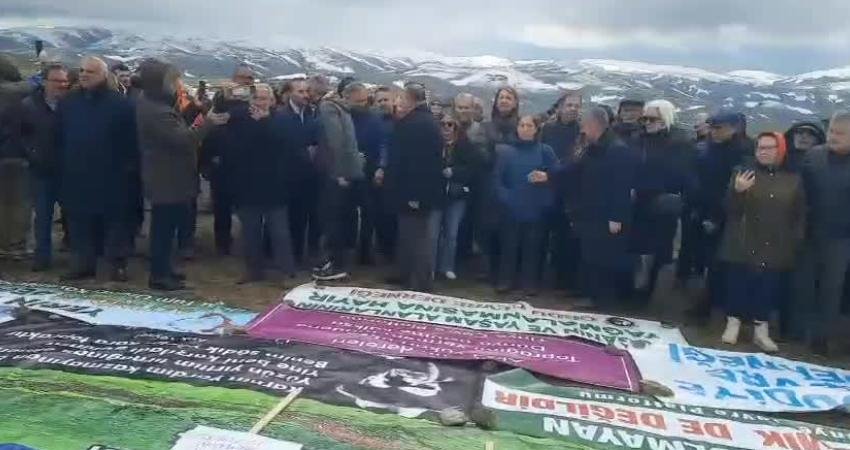 Ordu’nun Çobantepe Yaylası’nda yapılmak istenen maden sondajı protesto edildi Ordu'da Aybastı Perşembe Yaylası'nı olumsuz etkileyecek olan Korgan ilçesinde Terzili