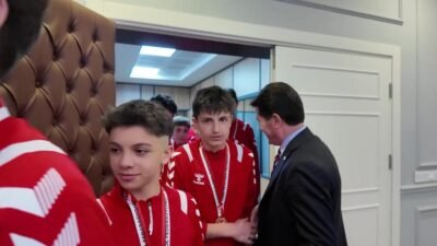 Ortahisar Belediye Başkanı Ahmet Kaya, U14 Türkiye Şampiyonu olan Trabzon