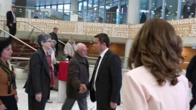 Osmangazi Belediyesi’nin katkılarıyla düzenlenen törende, Yeni Kuşak Köy Enstitülüler Derneği’nin