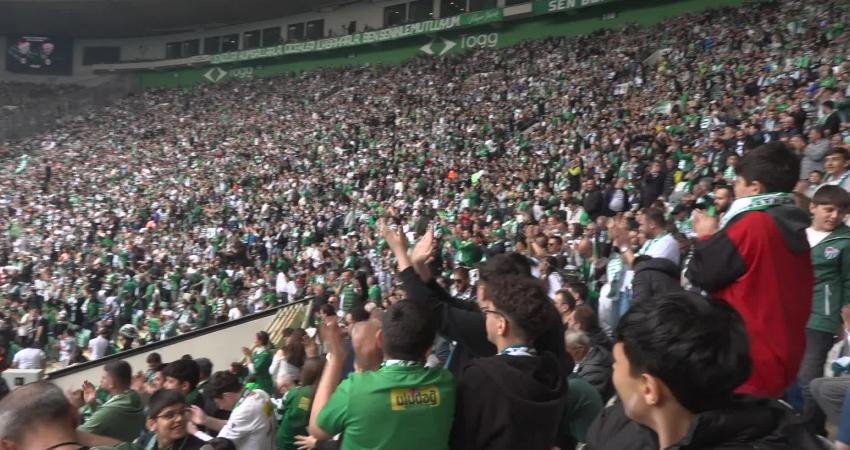 Bursaspor, sahasında Somaspor’u 5-1 mağlup ederek ligin bitimine bir hafta