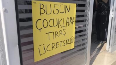 Osmaniye'nin Kadirli ilçesinde bir berber esnafı 23 Nisan Ulusal Egemenlik